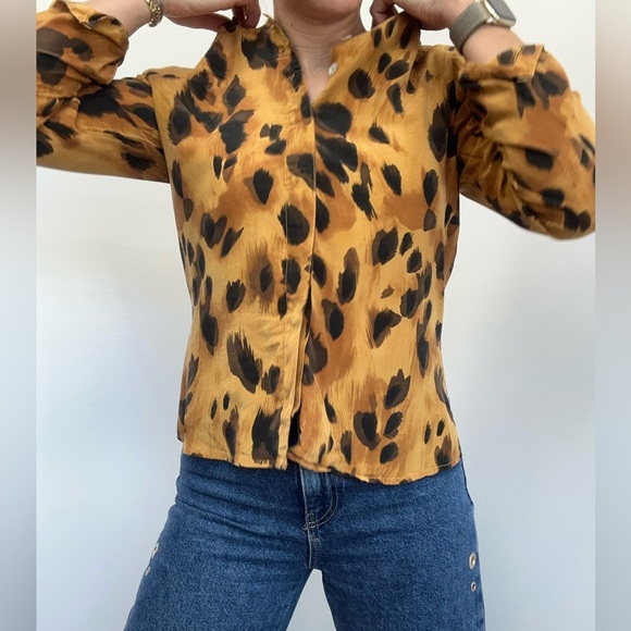 Vintage 90's Leopard Print Doe Print Brown 100% Silk Lightweight Button Front S - Picture 2 of 9